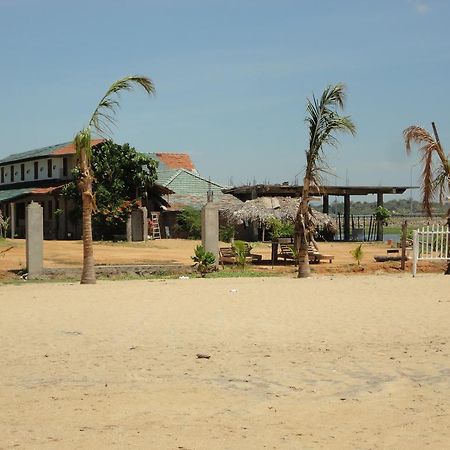 Yoho Hotel Arugambay Beach Inn Arugam Bay Dış mekan fotoğraf